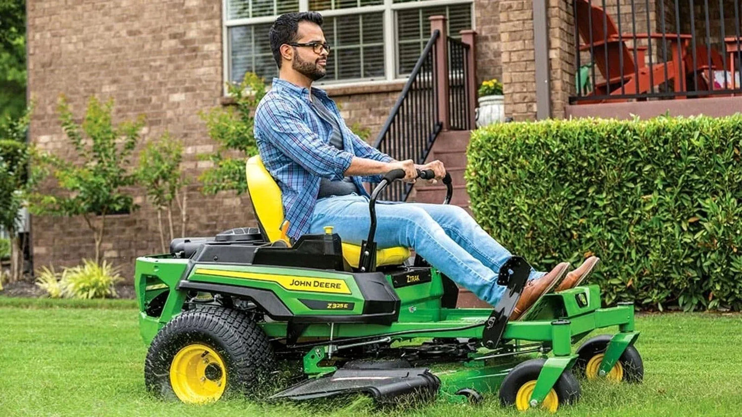 John Deere Z325E ZTrak Zero Turn Mower with 48-Inch Accel Deep Deck